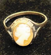 9ct gold cameo ring, size O