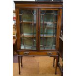 Good quality display cabinet with string inlay