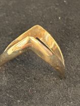9ct Gold wishbone ring Size Y