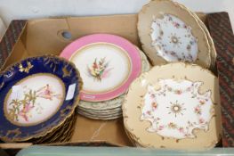 Box of cabinet plates to include Victorian Royal W