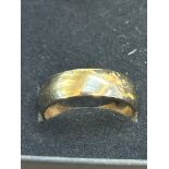 9ct Gold wedding band Weight 4.9g Size P