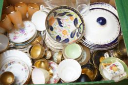 Box of glass & collectable ceramics