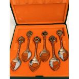 6 boxed spoons