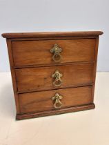 Small set of drawers