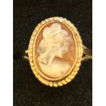 9ct gold cameo ring Size M