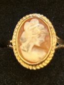9ct gold cameo ring Size M