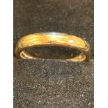 9ct gold wedding band Size Q 4.4 grams