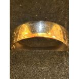 9ct gold wedding band Size W.5 4.1 grams