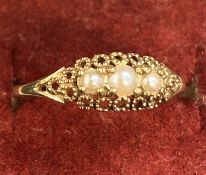 9ct Gold ring set with 3 pearls Size K