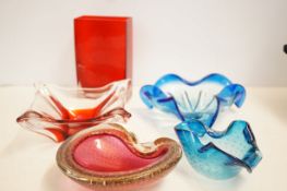 4x Murano glass bowls - 1 ruby vase