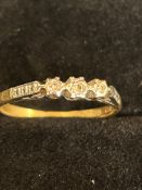 18ct Gold trilogy ring set with diamonds Size Q 2.