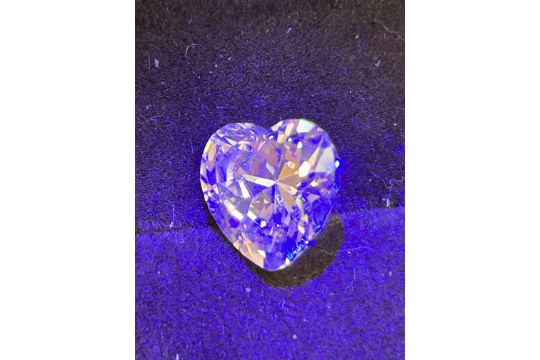 Moissanite heart cut stone 5ct, colour grade D, cl