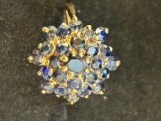 9ct Gold sapphire cluster ring Weight 4g Size L