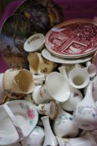 Box of ceramics to include Wedgwood