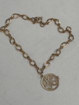 9ct Gold charm bracelet with single charm Weight 3