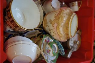 Very good quality mixed box of ceramics to include