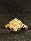 9ct Gold ring set with 7 pearls Size K 1.8g
