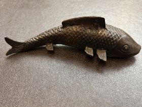 Oriental bronze fish