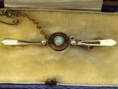 15ct Gold pin brooch set with Australian opal & se