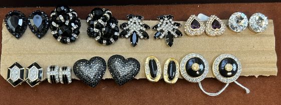 10 Pairs of clip on earrings