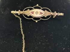 9ct gold Victorian pin brooch set with diamond, ru