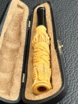 Cased cheroot holder