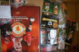 Manchester united collectable cards & figures