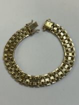 9ct Gold bracelet Weight 17g