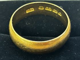 22ct gold wedding band 8.2g Size V