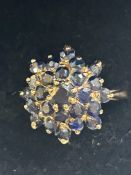 9ct gold sapphire cluster ring Weight 4g Size L