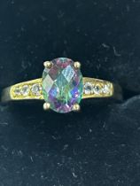 9ct Gold ring set with mystic topaz Size O 2.3g