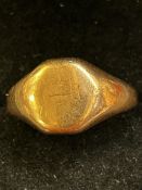 9ct Gold signet ring Size S Weight 6.1g