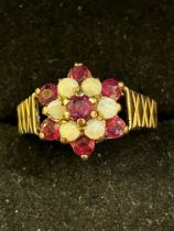 9ct Gold ring set with rubies & opals - 1 opal chi