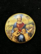 Round crown derby plaque