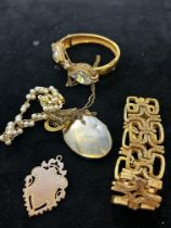 Bag of yellow metal & gold plated items