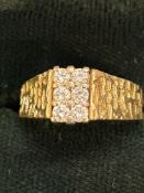 18ct gold ring set with 6 round cut diamonds, tota