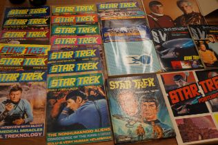 Collection of Star Trek magazines & annuals