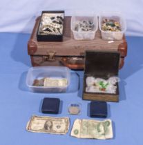 A collection of bijouterie, coins and notes