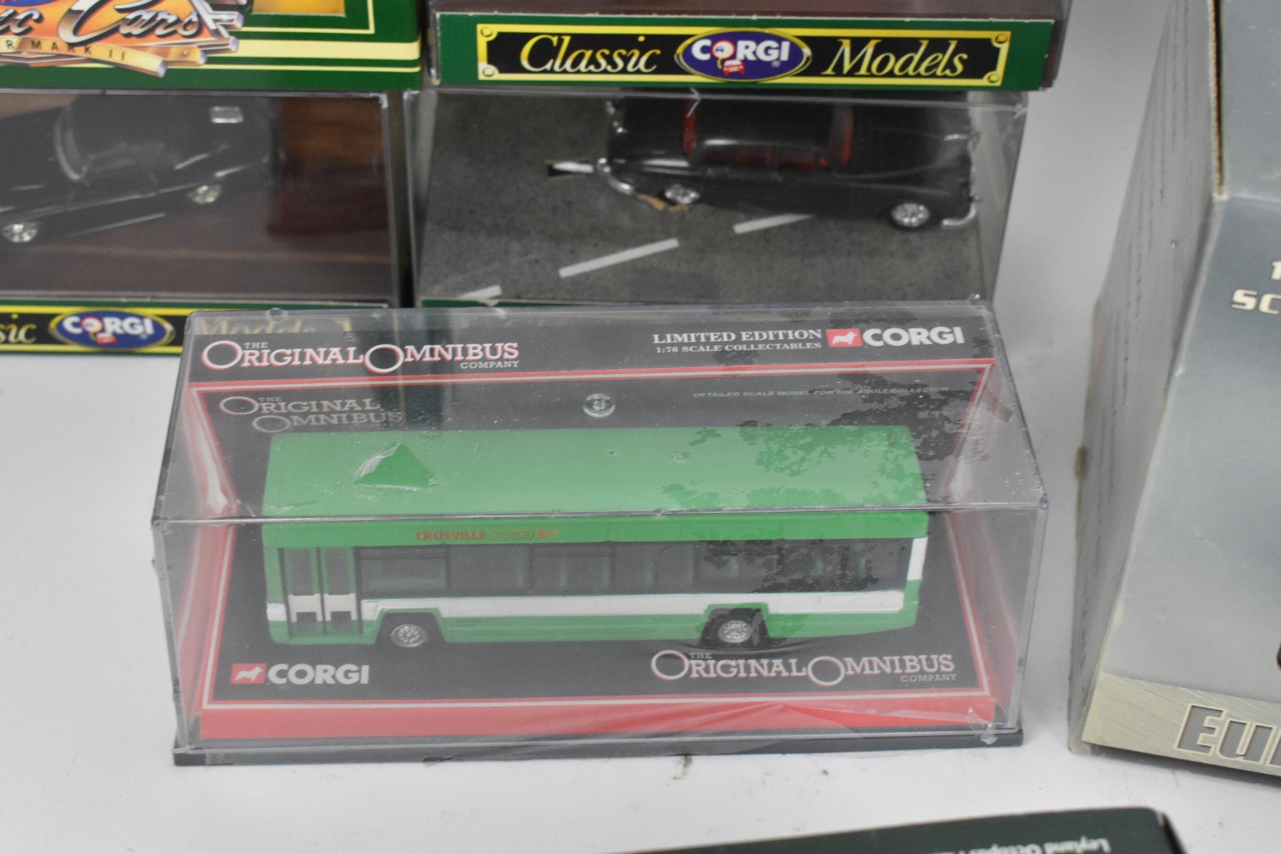 A group of boxed model cars to include a large 1:18 scale European collectables American Airlines - Image 6 of 11