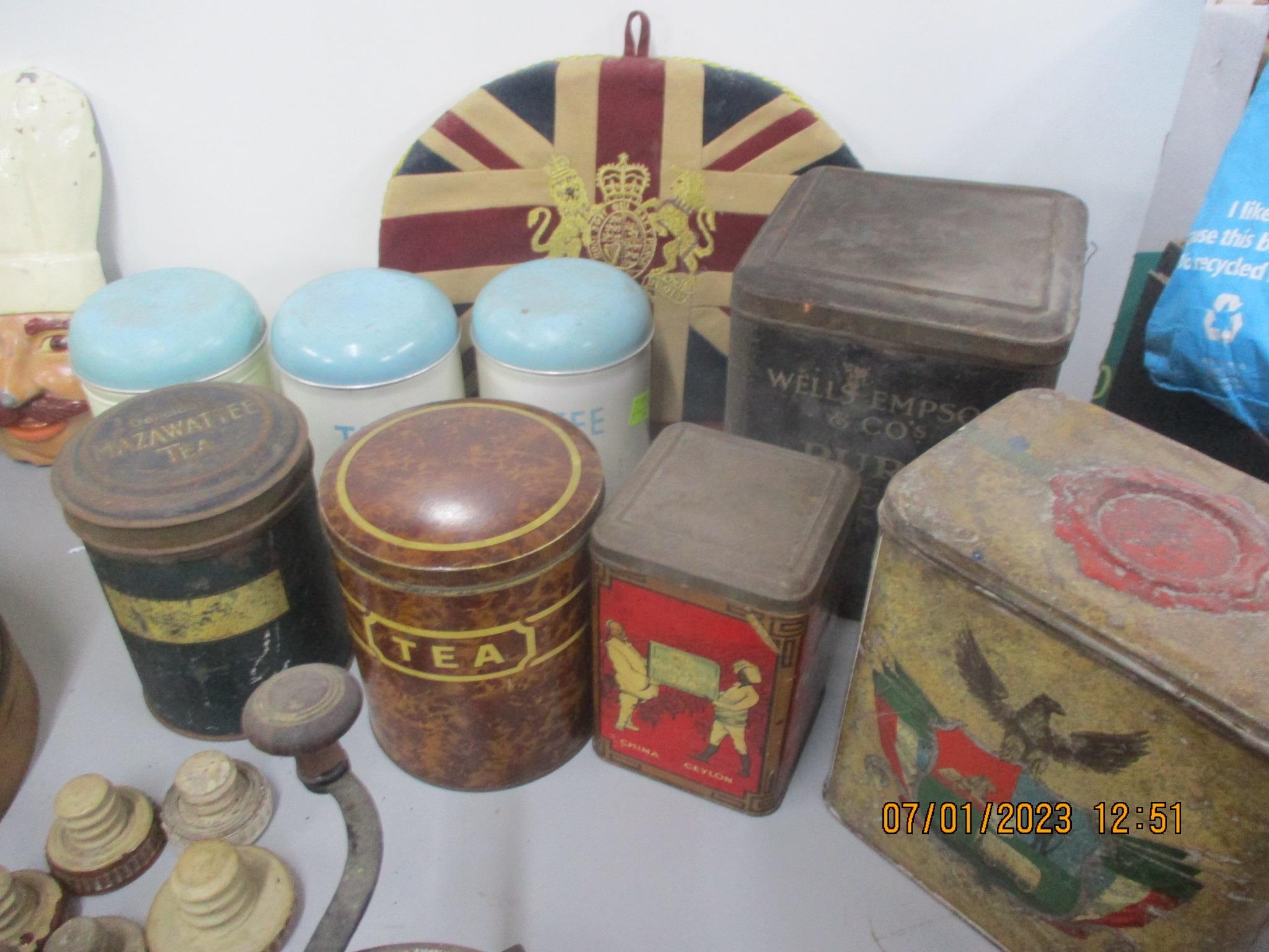 A mixed lot of kitchenalia to include a spice pot, Hovis related items, together with a Kenrick & - Bild 4 aus 5