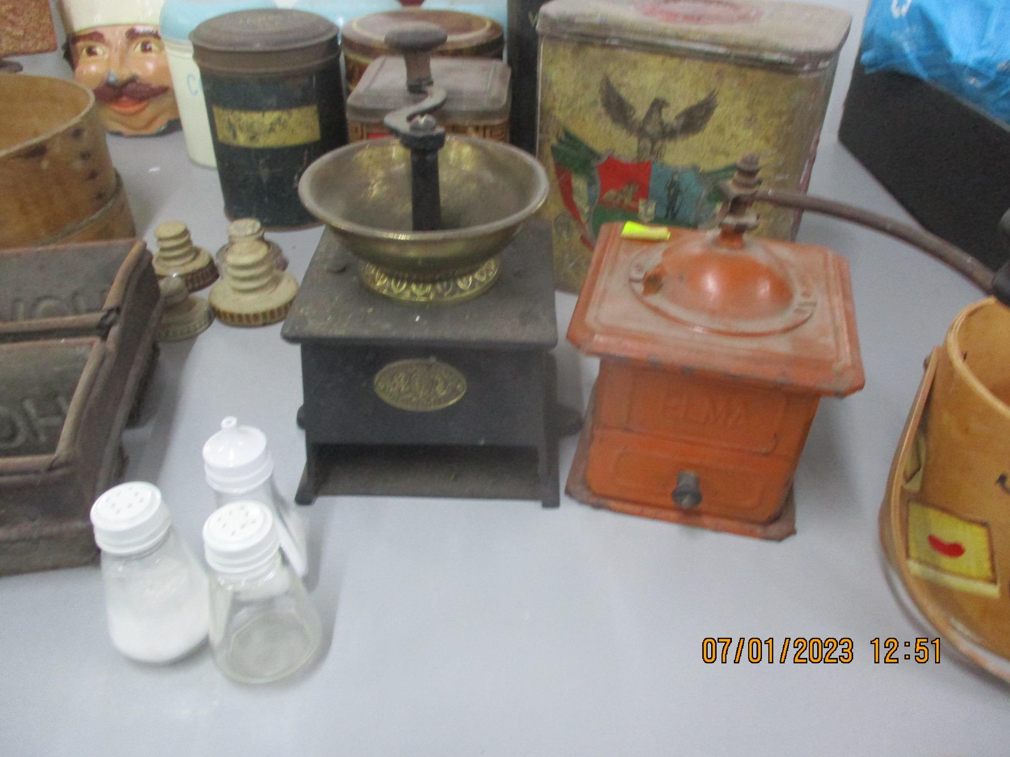 A mixed lot of kitchenalia to include a spice pot, Hovis related items, together with a Kenrick & - Bild 3 aus 5