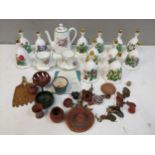 Early 20th century Mexican children's/dolls house terracotta pots, animals, shoes, hat, fan and