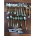 Mixed silver and silver plated cutlery to include a selection of silver teaspoons, 125.8g
