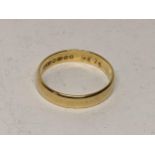 A 22ct gold ladies wedding band 2.6g Location: