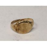 A 9ct gold Gents Signet ring, 4.1g Location: