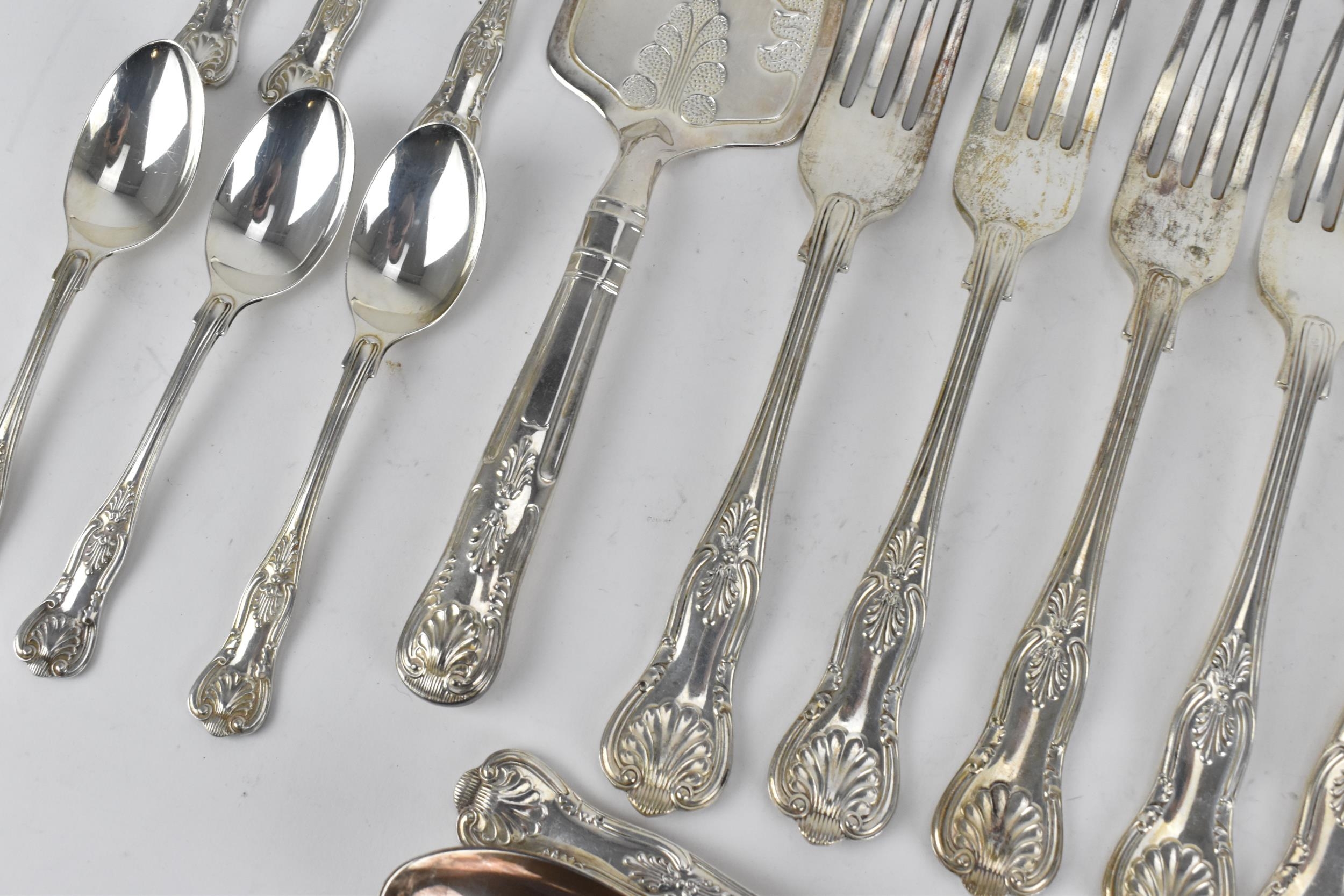 A set of Elizabeth II silver flatware for six setting by Hugh Foulerton, Sheffield 1982, in the - Image 3 of 8