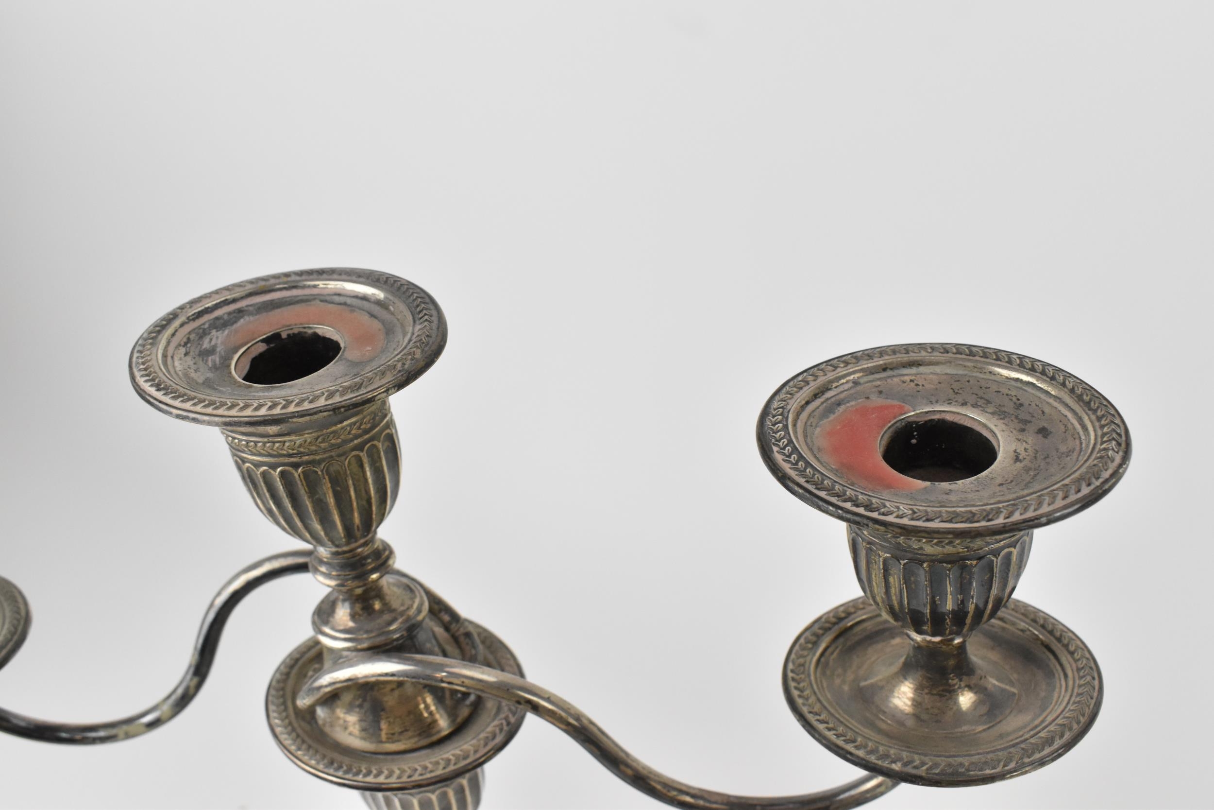 A pair of late Victorian silver convertible candelabra by Fordham & Faulkner, Sheffield 1898, in the - Image 9 of 9