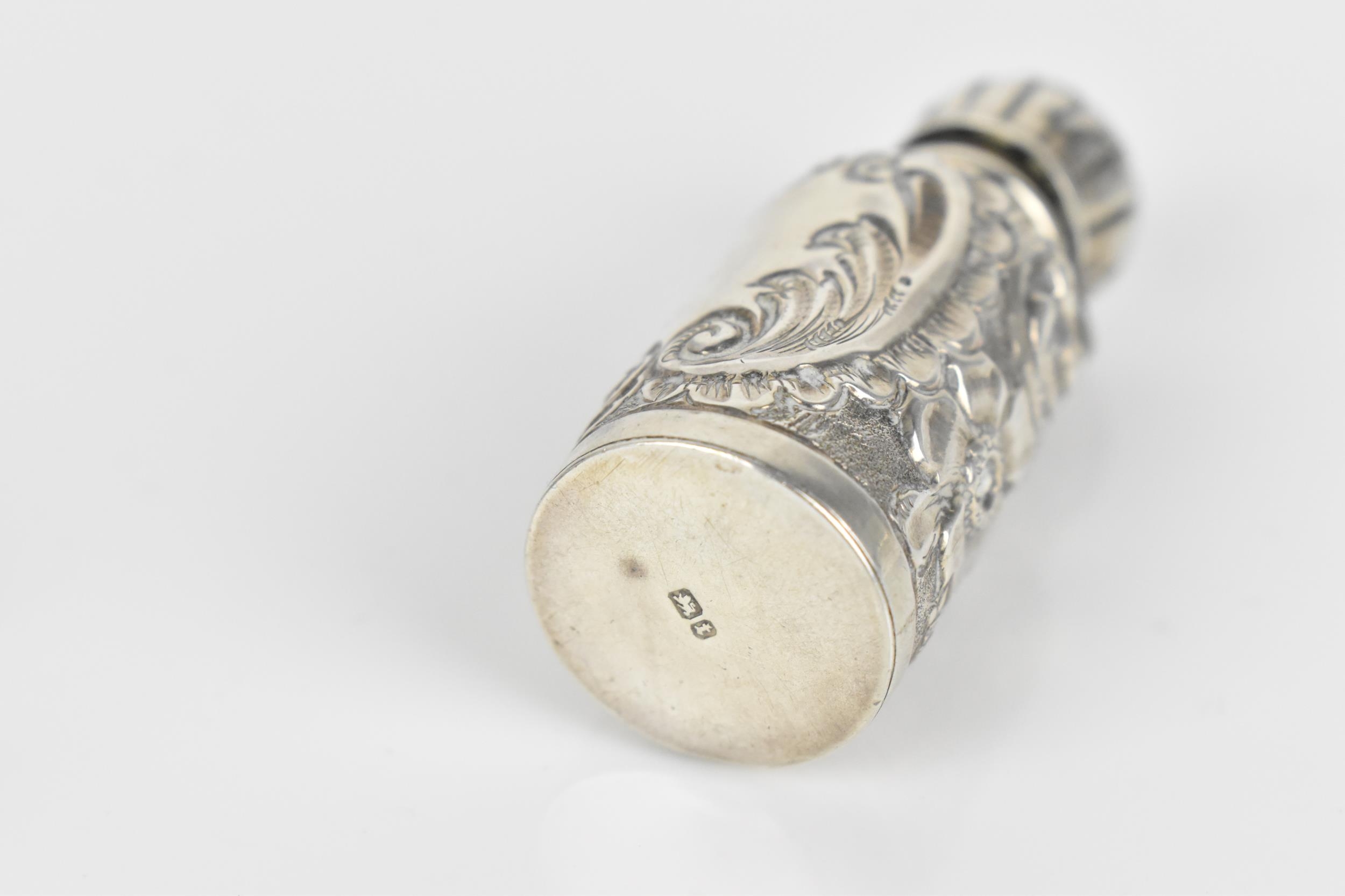 A George III silver vinaigrette, Birmingham 1827, together with a Victorian silver cased scent - Image 6 of 6