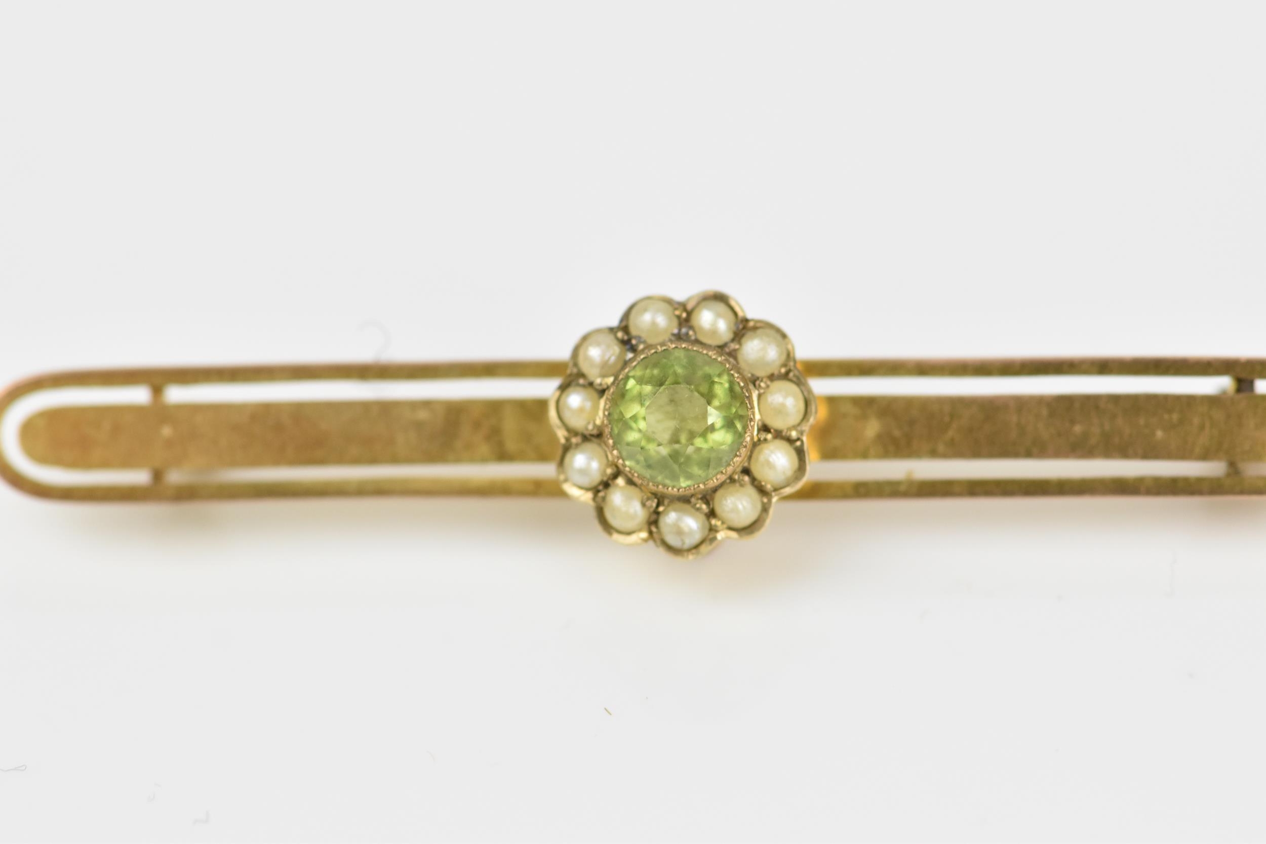 An Edwardian 18ct yellow gold and seed pearl brooch, of circular form with foliage and flowers - Image 3 of 5