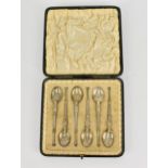 A cased set of Edwardian silver anointing spoons by Edward Barnard & Sons Ltd, London 1903, in the